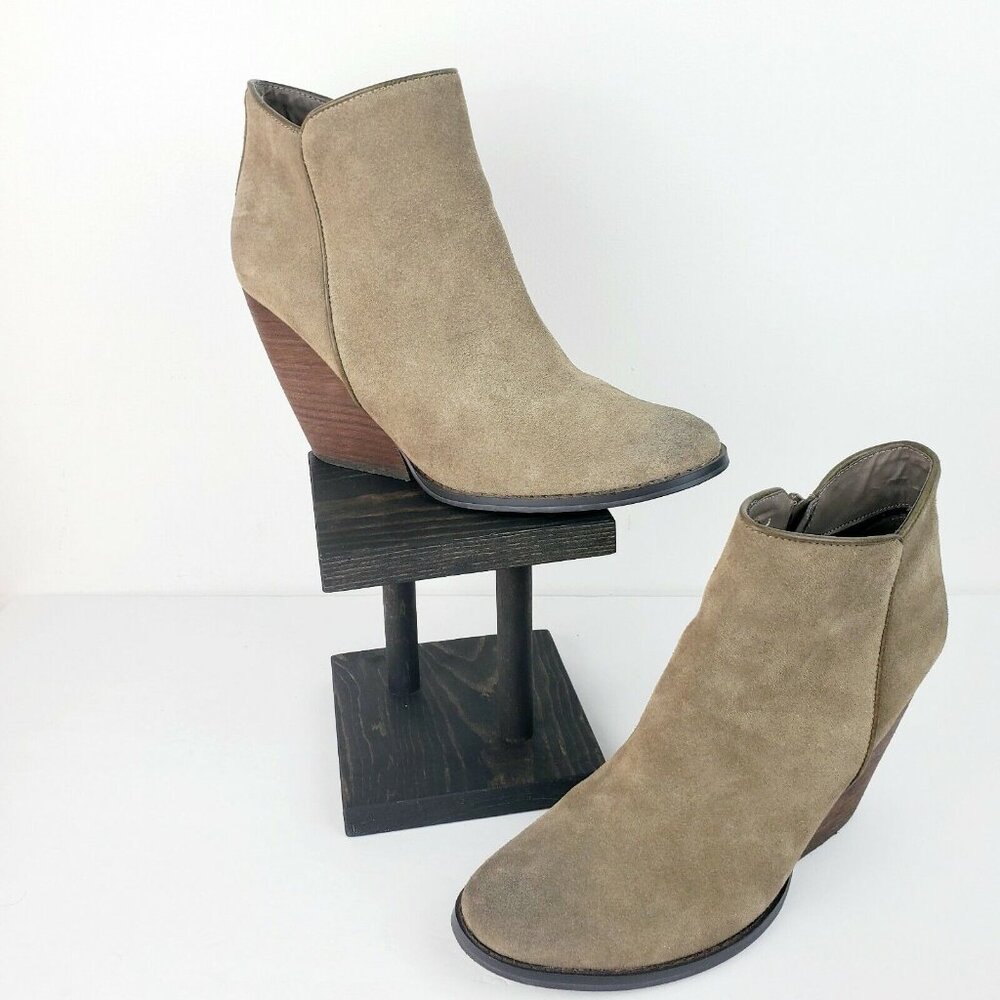 Very Volatile Whitby Boots Khaki Distressed Suede Leather Wedge Booties Sz 10 - Picture 2 of 12